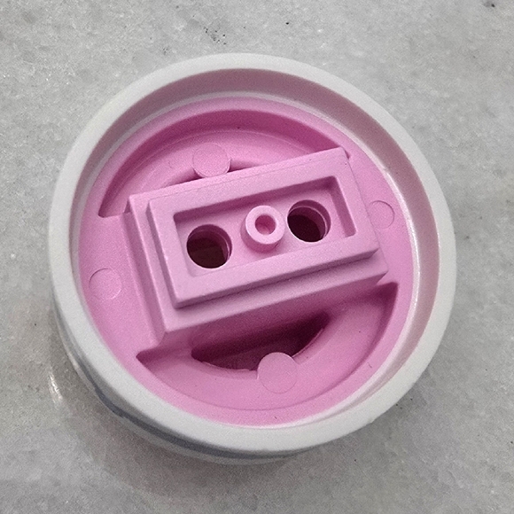 LEGO Birthday Cake Guy with Stand: Series 18 Collectible Minifig 71021 - Picture 9 of 12